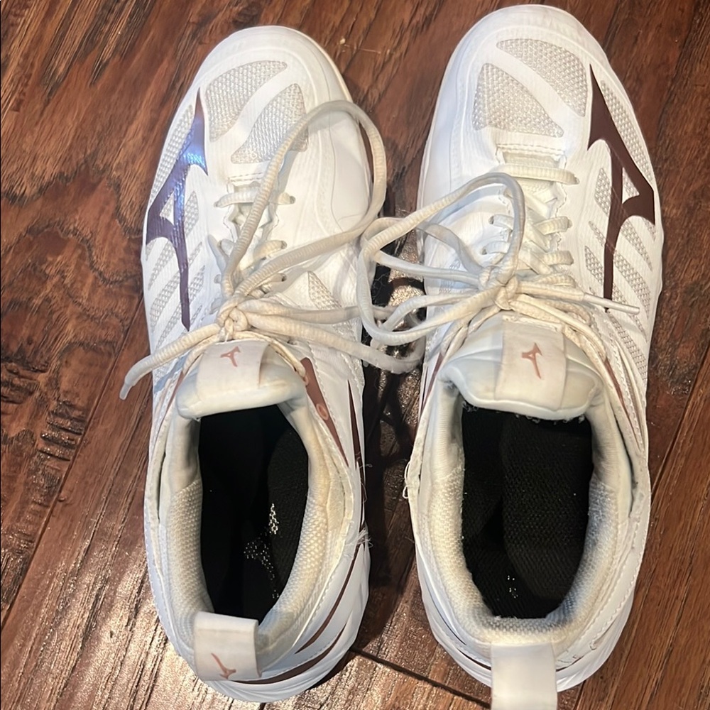 Mizuno White and Brown Sports Sneakers